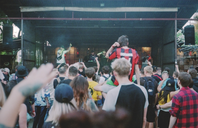 11 Cross Club, Pain, Batrs, Magenta